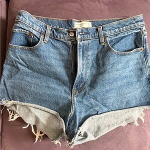 Abercrombie & Fitch Blue Denim shorts. The mom short, high rise.